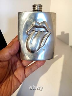 Flasque avec le logo des lèvres des Rolling Stones vintage, Sheffield, Angleterre.