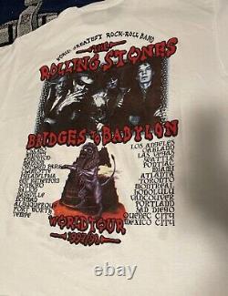 Le t-shirt vintage de la tournée 1997-1998 des Rolling Stones Bridges To Babylon en taille XL