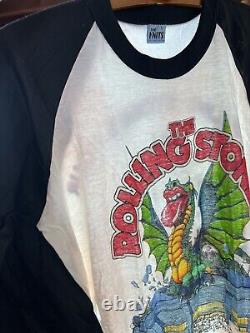 Vintage Le Rolling Stones 1981 Sold Out Tour Stadium Dragon Raglan T-Shirt Taille S