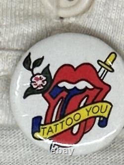 Vtg. Rare 1981 Tour Rolling Stones Thorogood Heart Fred Concert T-Shirt Women's
T-shirt de concert Vtg. Rare 1981 Tour Rolling Stones Thorogood Heart Fred pour femme